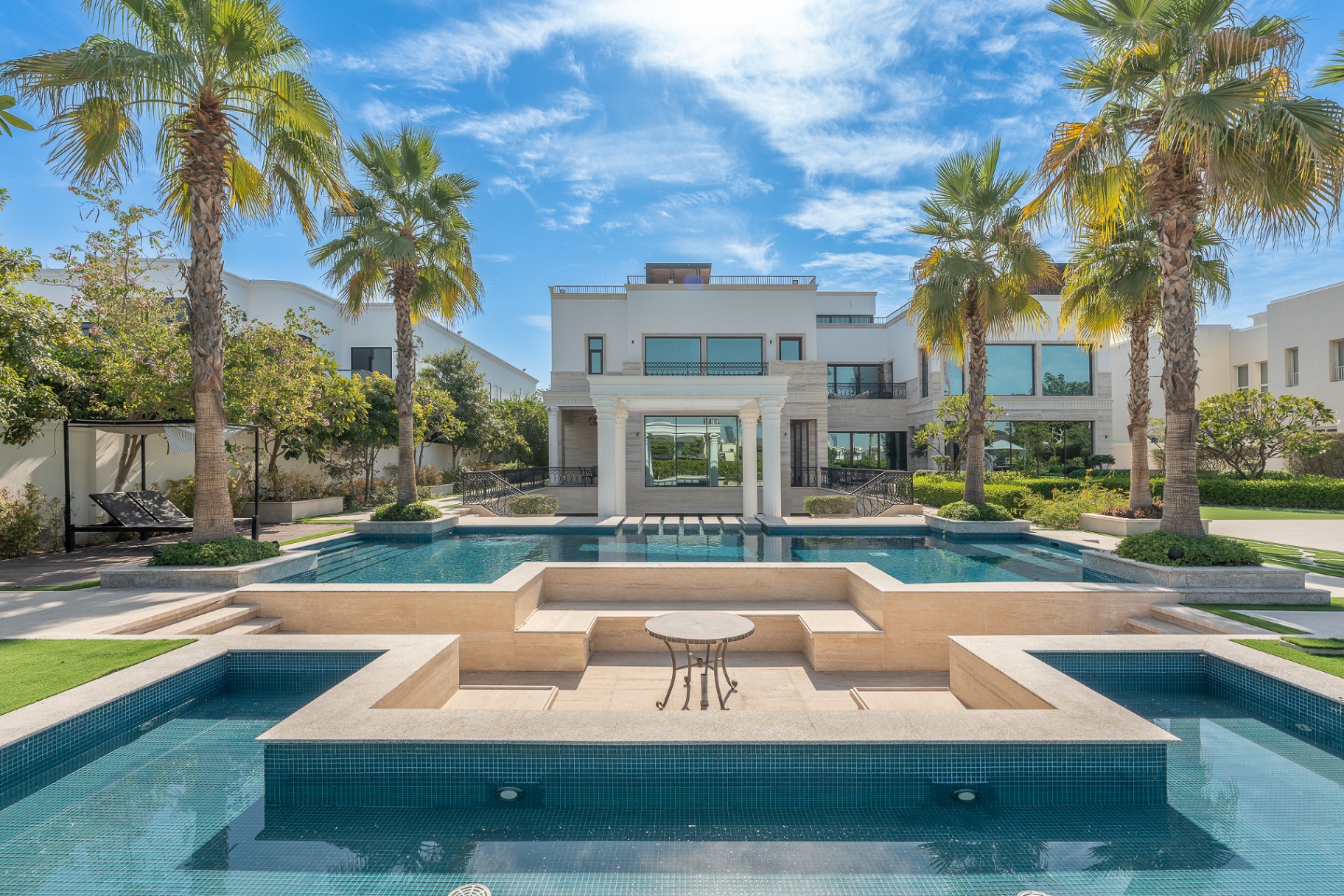 Luxury Dubai villa with pool